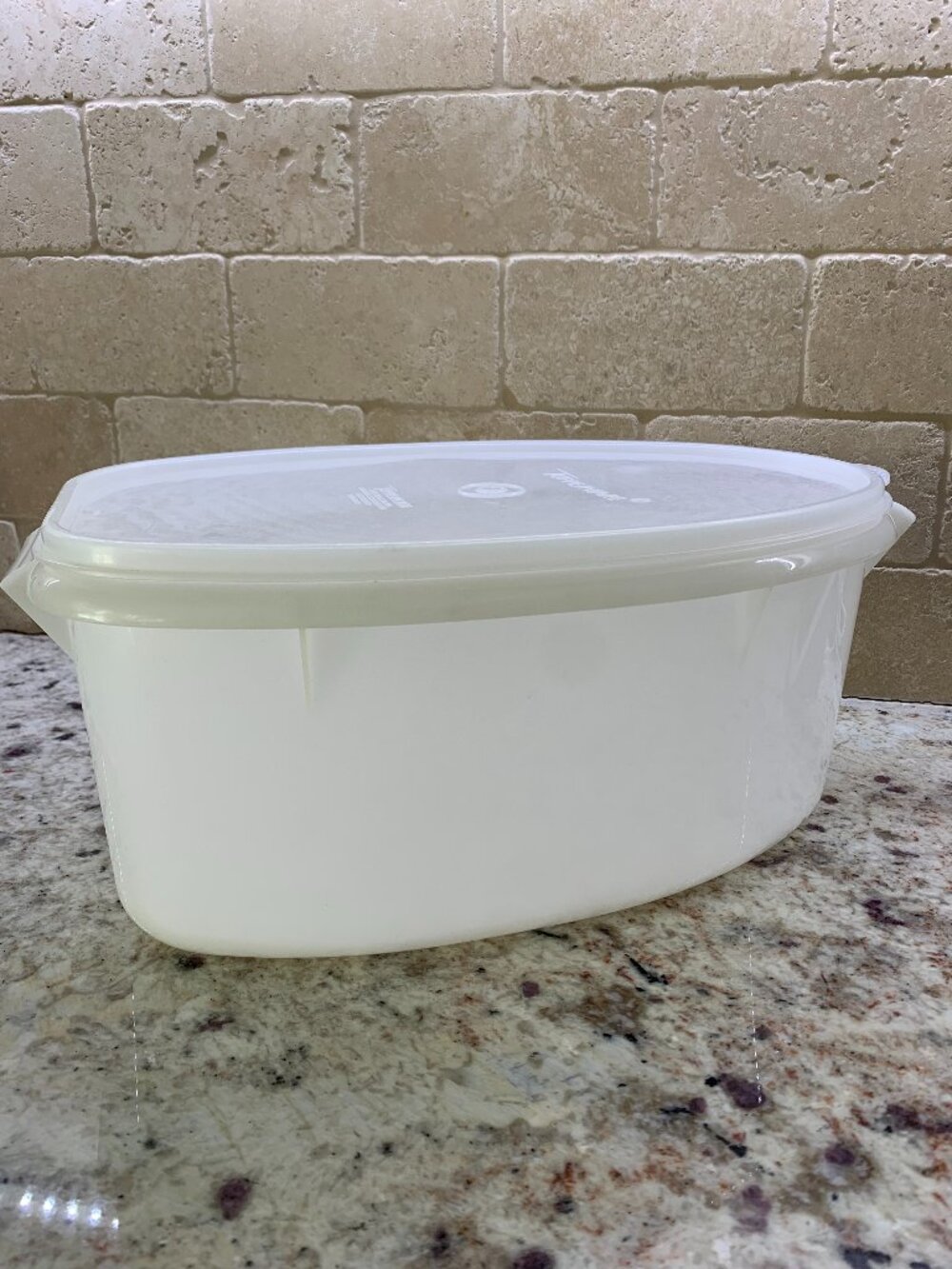 Vintage Tupperware Flavor Savor storage keeper - EUC